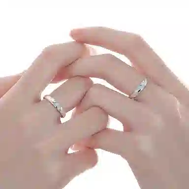 925