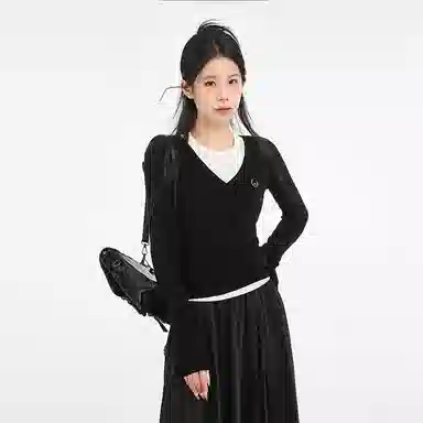 柏黛妃 假两件短款长袖上衣针织衫 女款 黑色+赠品