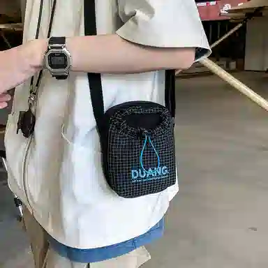 笛贝嘉 韩版抽绳轻便小众时尚个性 尼龙 手机包 男女同款情侣款 多色