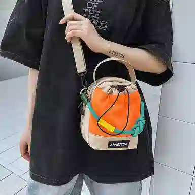 笛贝嘉 韩版时尚多巴胺休闲运动轻便水瓶包 尼龙 单肩斜挎手提手机包 男女同款情侣款 多色