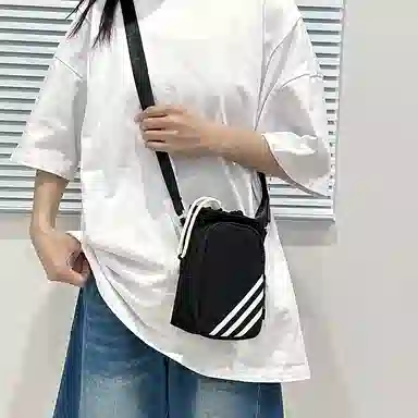 笛贝嘉 水杯包轻便束口户外旅行通勤斜挎包骑行小包 尼龙 手机包 常规 男女同款情侣款 多色