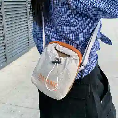 笛贝嘉 韩版抽绳轻便小众时尚个性 尼龙 手机包 男女同款情侣款 多色