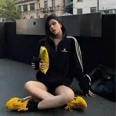 虫小绿 美式复古拼接撞色刺绣情侣半领运动卫衣 男女同款