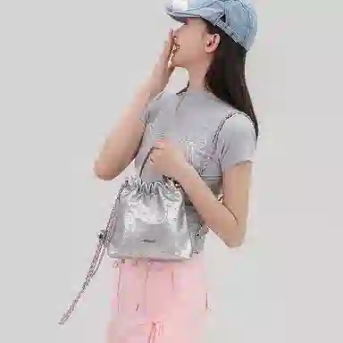 爱路喜 樱花剪影蝴蝶结链条 合成革 双肩包 常规 女款 水晶粉银
