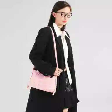 爱路喜 时尚甜美大容量拉链开合 织物 腋下包单肩包 中号 女款 甜心粉