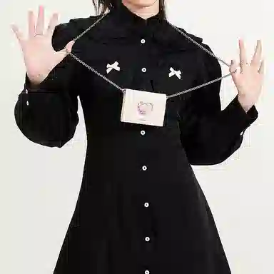 爱路喜 爱心设计链条肩带 合成革 斜挎包钱包 小号 女款 奶油白
