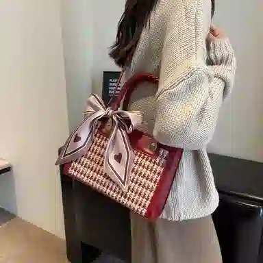 PINK·LAND Velvet Pearl Chain Bag Red