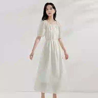 茵曼 纯色方领收腰泡泡袖短袖连衣裙 女款 礼盒装 淡香杏