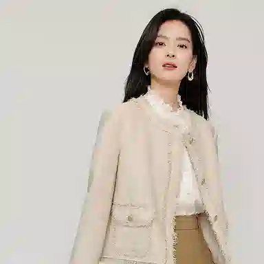 茵曼 优雅小香风短款外套毛边圆领长袖截短外套 女款