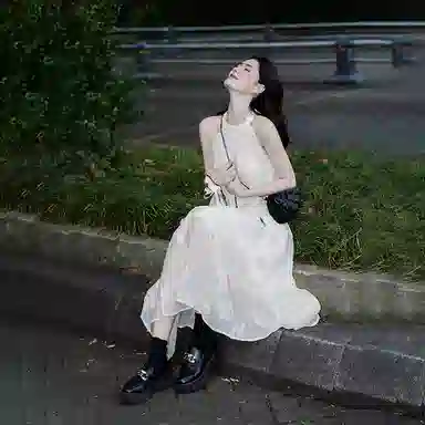 茵曼 纯色简约舒适无袖连衣裙 女款 梨花杏