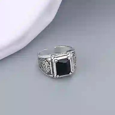 RINGLOVE ins