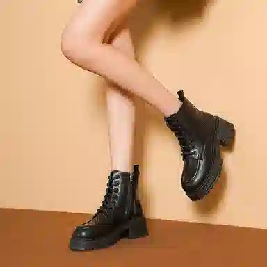 华耐 合成革 厚底时尚百搭工装 短筒 马丁靴 女款 黑色