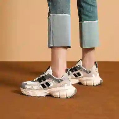 华耐 舒适厚底百搭通勤潮流 减震透气轻便增高 低帮 老爹鞋 女款