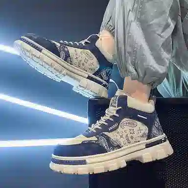 华耐 时尚耐磨百搭休闲 中筒 马丁靴 男款