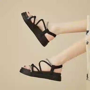 DAPHNE PU