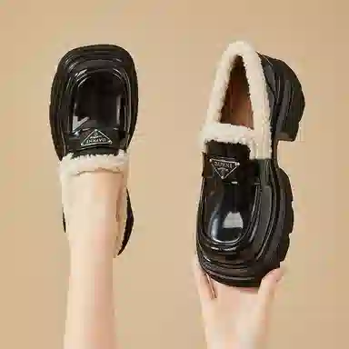 DAPHNE PU 6cm