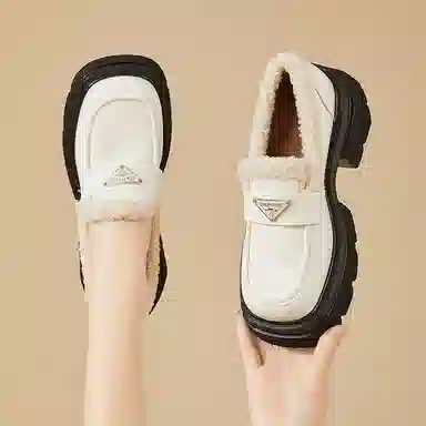 DAPHNE PU 6cm