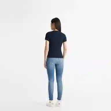 Tommy Hilfiger logo T