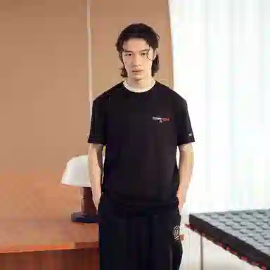 Tommy Hilfiger T C1G