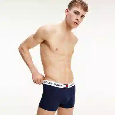 Tommy Hilfiger 1