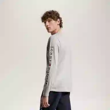 Tommy Hilfiger T