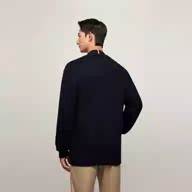 Tommy Hilfiger V