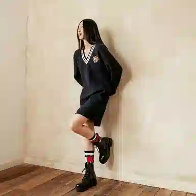Tommy Hilfiger V