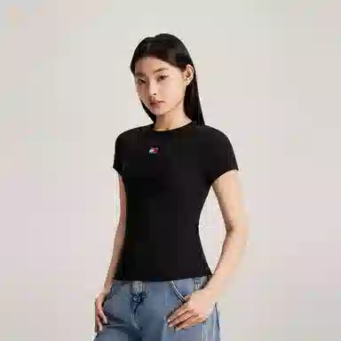 Tommy Hilfiger logo T