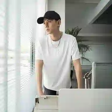 Tommy Hilfiger logoT