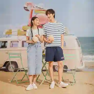 Tommy Hilfiger logo T