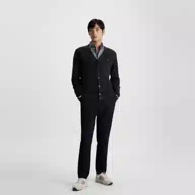 Tommy Hilfiger V