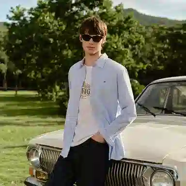 Tommy Hilfiger T