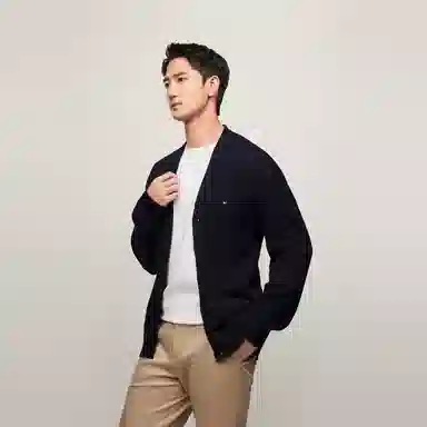 Tommy Hilfiger V