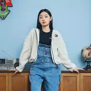 Tommy Hilfiger logo T