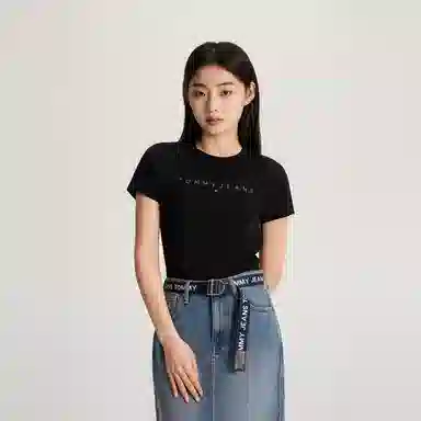 Tommy Hilfiger logo T
