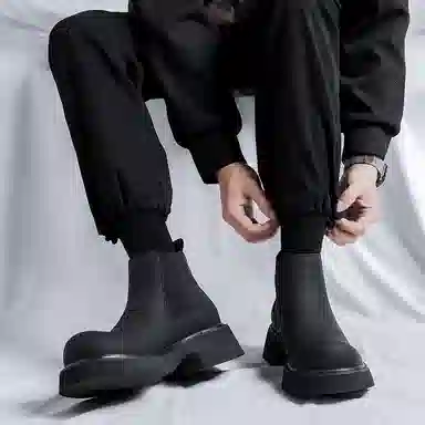 威世米邦 超纤皮 厚底简约 英伦套脚 短筒 切尔西靴 男款 黑色