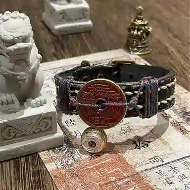 既白南兮 丹韵瑞红山鬼花钱本命年道系青年国风新中式文创 合金 皮革 手环 男女同款情侣款