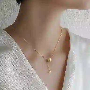 925