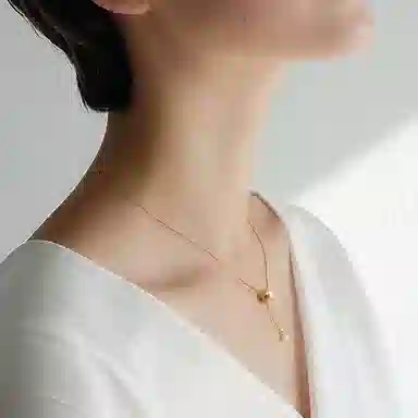 925