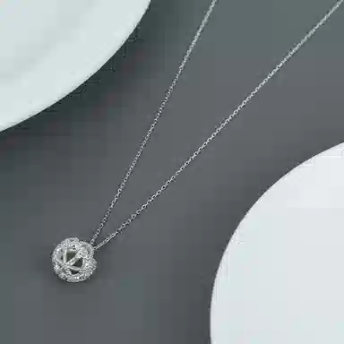925