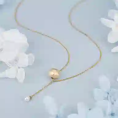 925