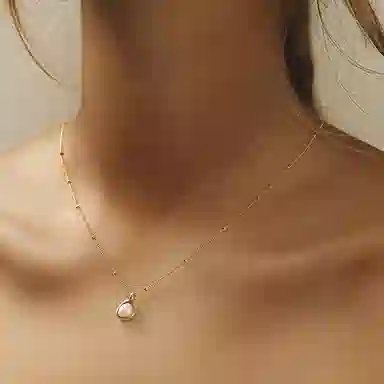925