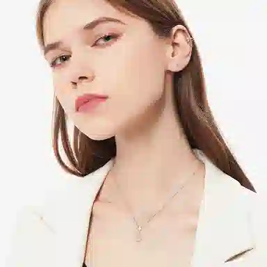 925