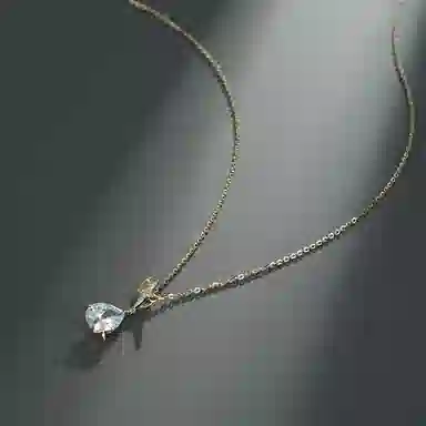 925