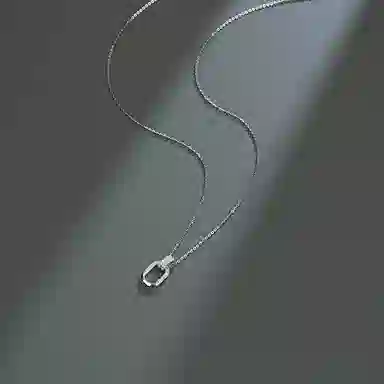 925