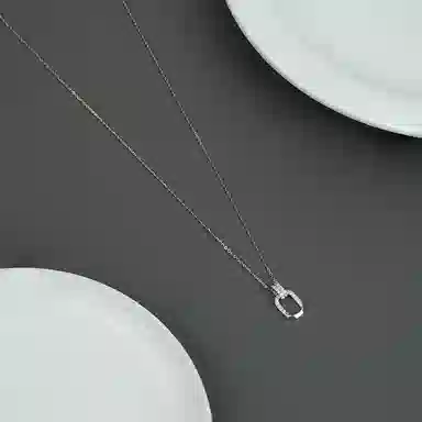 925