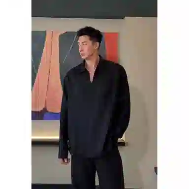 v
