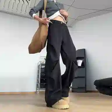 佑麟 黑色褶皱微喇西裤秋季痞帅高级感垂坠感直筒裤子宽松阔腿西装裤 男女同款