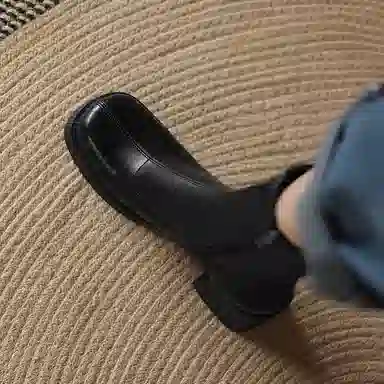 时尚复古小众弹力厚底方头漆皮粗跟显瘦 短靴 女款