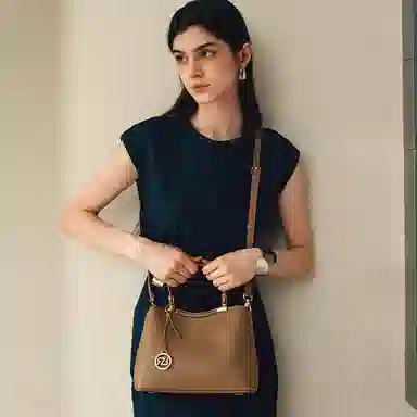 红蜻蜓 气质百搭 牛皮革拼合成革 手提包 中号 女款 多色